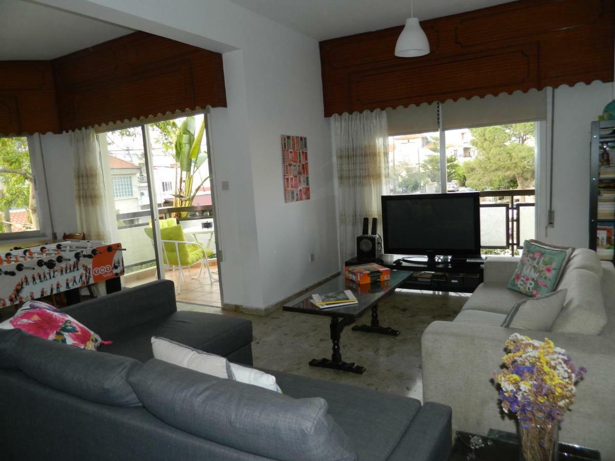 Family Nest In The Heart Of Limassol 빌라 외부 사진