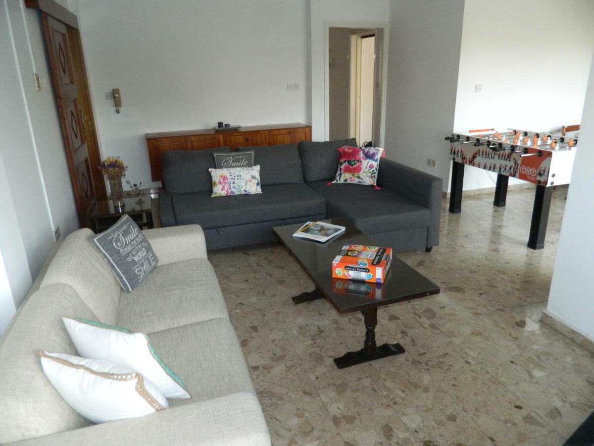 Family Nest In The Heart Of Limassol 빌라 외부 사진